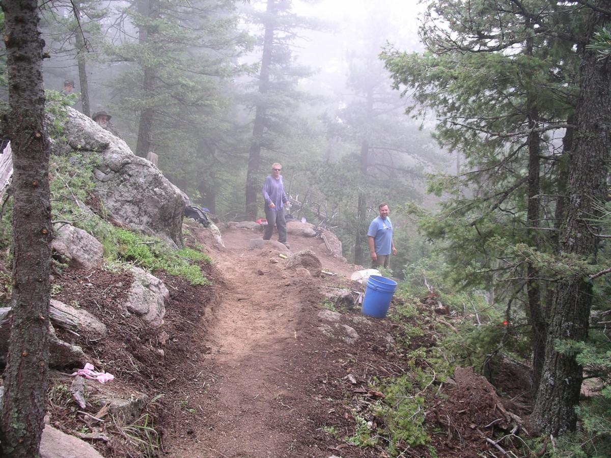 Cheyenne mountain state park hiking 2025